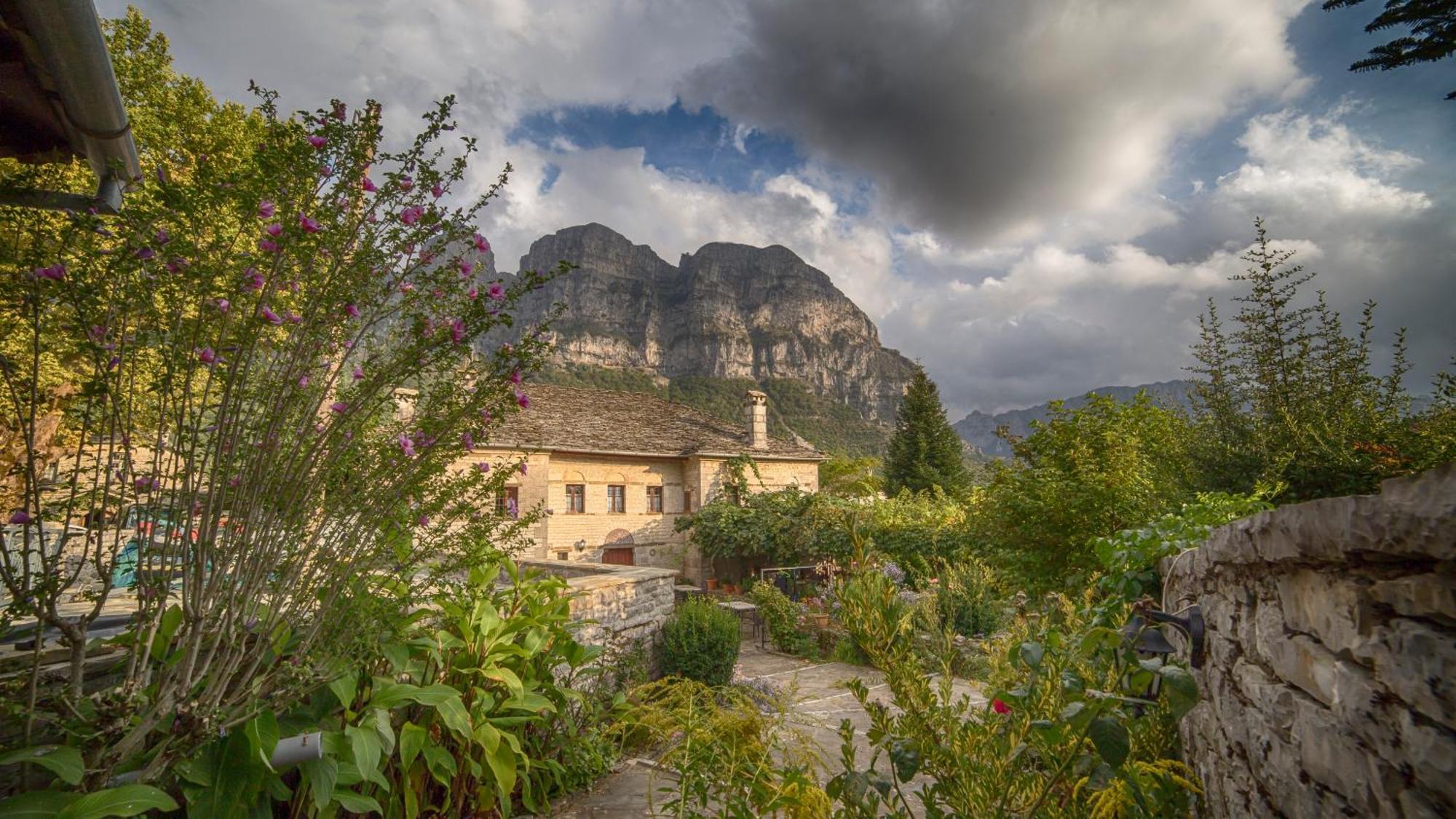 פאפיגקון Astraka Guesthouse I מראה חיצוני תמונה